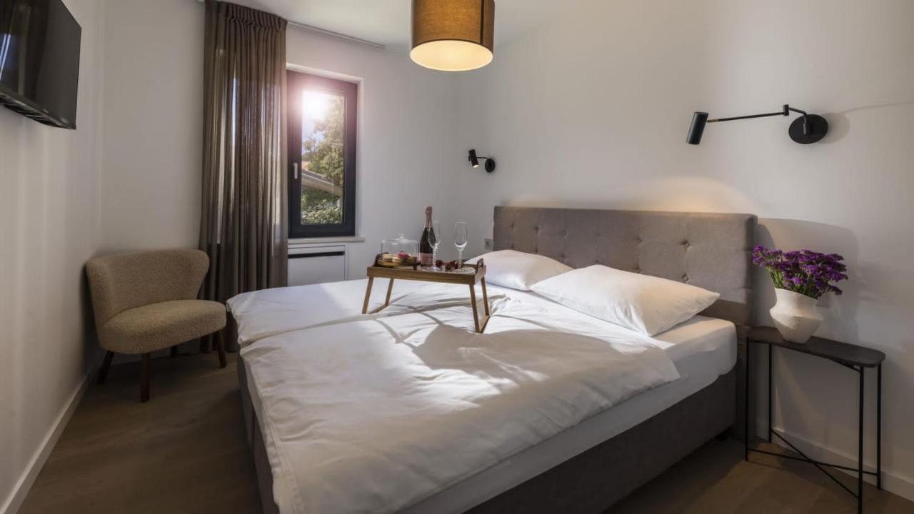 Mare Solis Pinea Apartment *