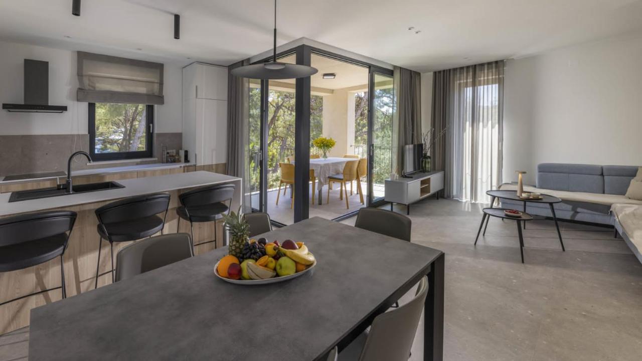 Mare Solis Pinea Apartment
