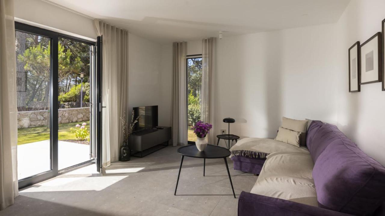 Mare Solis Pinea Apartment
